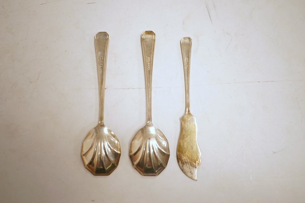 An Elizabeth II part canteen of silver cutlery, by Mappin & Webb, comprising six of the following, tablespoons, table forks, dessert spoons, soup spoons dessert forks, coffee spoons, teaspoons, grapefruit spoons, fish fo